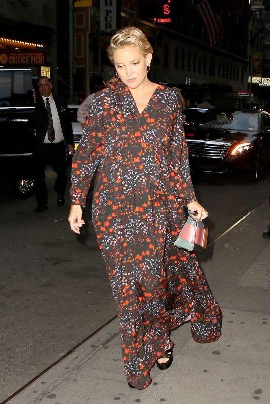 Pregnant KATE HUDSON Leaves Her Hotel in New York 06/09/2018