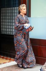 Pregnant KATE HUDSON Leaves Her Hotel in New York 06/09/2018