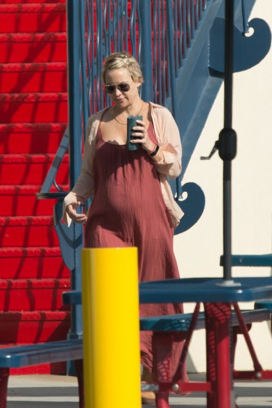 Pregnant KATE HUDSON Out and About in Los Angeles 06/04/2018