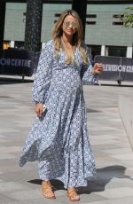 Pregnant VOGUE WILLIAMS Leaves ITV Studios in London 06/26/2018