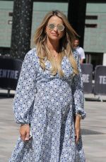 Pregnant VOGUE WILLIAMS Leaves ITV Studios in London 06/26/2018