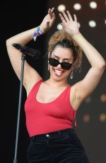 RAYE Performs at Parklife Festival at Heaton Park in Manchester 06/10/2018