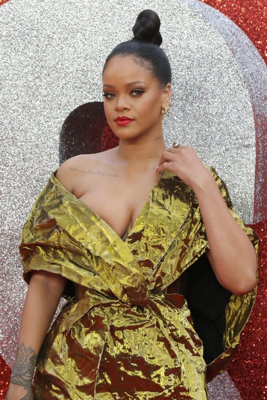 RIHANNA at Ocean
