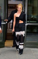 ROSIE HUNTINGTON-WHITELEY Heading to 2018 CFDA Fashion Awards in New York 06/05/2018