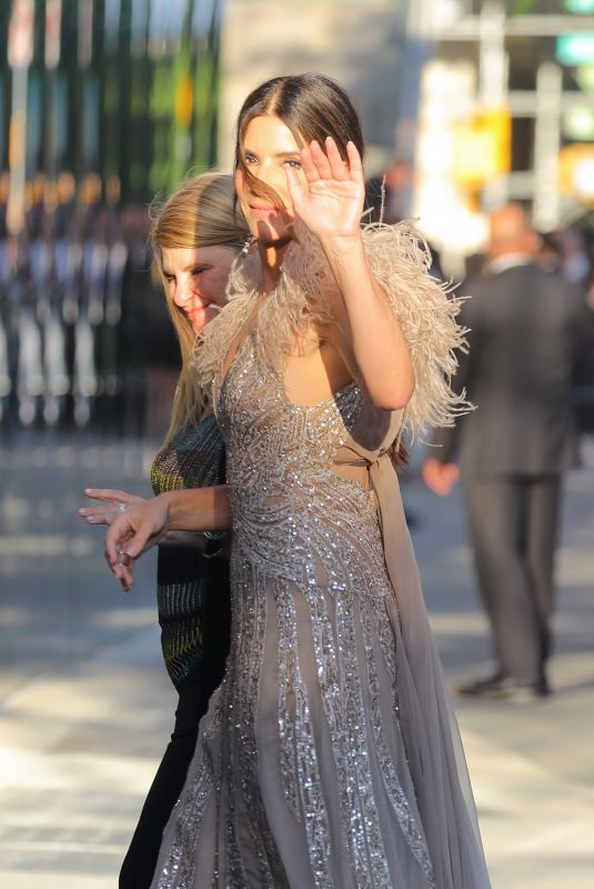 SANDRA BULLOCK Arrives at Ocean