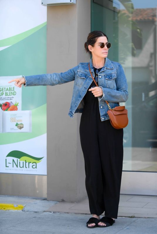 SANDRA BULLOCK Out for Lunch in Los Angeles 06/19/2018