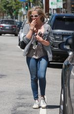 SARAH MICHELLE GELLAR Leavrd a Hair Salon in Brentwood 06/12/2018