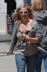 SARAH MICHELLE GELLAR Leavrd a Hair Salon in Brentwood 06/12/2018