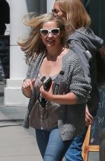 SARAH MICHELLE GELLAR Leavrd a Hair Salon in Brentwood 06/12/2018