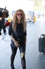 SHAKIRA Arrives at Airport in Barcelona 06/01/2018