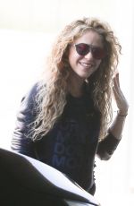SHAKIRA Arrives at Airport in Barcelona 06/01/2018