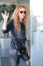SHAKIRA Arrives at Airport in Barcelona 06/01/2018