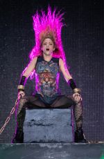 SHAKIRA Performs at El Dorado World Tour in Hamburg 06/03/2018