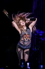 SHAKIRA Perfors at El Dourado Tour in Bordeaux 06/24/2018