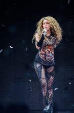 SHAKIRA Perfors at El Dourado Tour in Bordeaux 06/24/2018