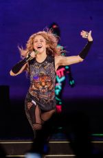 SHAKIRA Perfors at El Dourado Tour in Bordeaux 06/24/2018