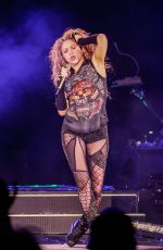 SHAKIRA Perfors at El Dourado Tour in Bordeaux 06/24/2018