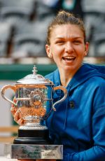 SIMONA HALEP Beats Sloane Stephens to Win French Open Title 06/09/2018