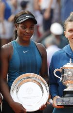 SIMONA HALEP Beats Sloane Stephens to Win French Open Title 06/09/2018