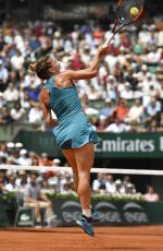 SIMONA HALEP Beats Sloane Stephens to Win French Open Title 06/09/2018