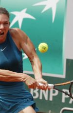 SIMONA HALEP Beats Sloane Stephens to Win French Open Title 06/09/2018