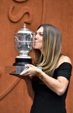 SIMONA HALEP - Roland Garros 2018 Trophy Photocall