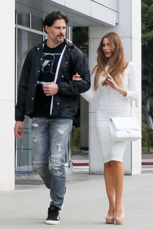 SOFIA VERGARA at Yumi Sushi Restaurant in Beverly Hills 06/20/2018