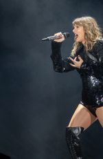 TAYLOR SWIFT Performs at Reputation Tour in Chicago 06/01/2018