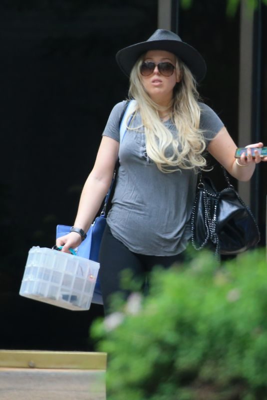TIFFANY TRUMP Leaves Her Home in New York 06/08/2018