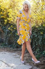 VALENTINA PAHDE for About You Summer 2017/2018 Outfit