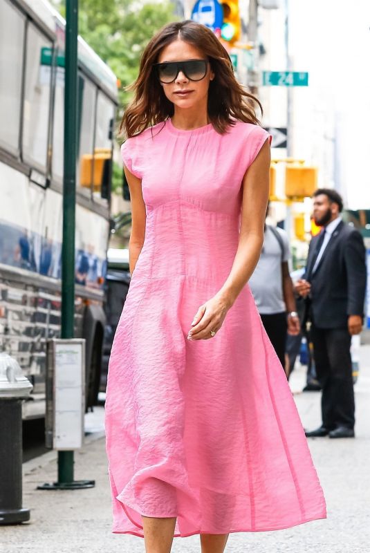 VICTORIA BECKHAM Out and About in New York 06/19/2018