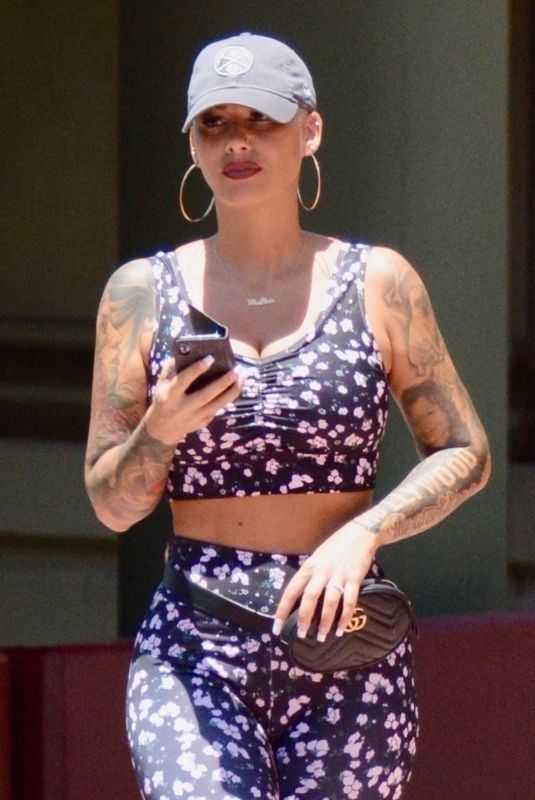 AMBER ROSE Heading to Universal Studios 07/15/2018