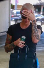 AMBER ROSE Leaves a Dermatologists in Beverly Hills 07/20/2018