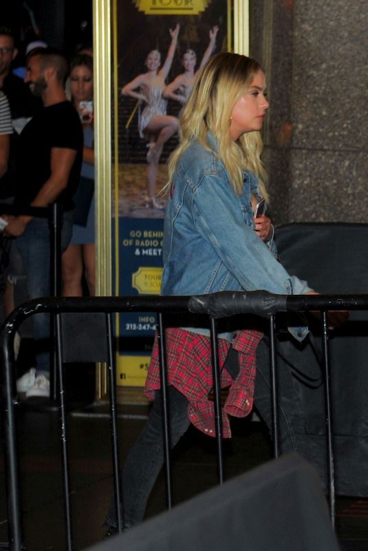 ASHLEY BENSON at Britney Spears’ Concert in New York 07/24/2018