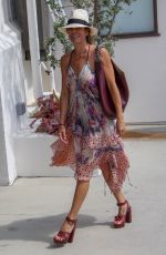 BROOKE BURKE Shopping at Malibu Colony Company in Malibu 07/07/2018