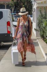 BROOKE BURKE Shopping at Malibu Colony Company in Malibu 07/07/2018