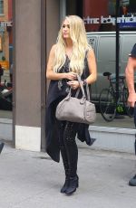 CARRIE UNDERWOOD Leaves Electric Lady Studio in New York 07/04/2018