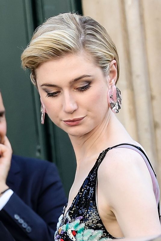 ELIZABETH DEBICKI at Giorgio Armani Prive Show at Paris Fashion Week 07/03/2018