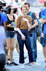 EMMA STONE Filming Billy on the Street in New York 07/16/2018