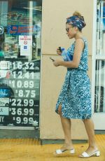 EVA MENDES Shopping at Convenience Store in Los Angeles 07/12/2018