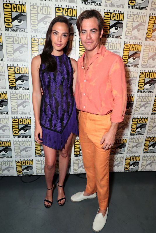 GAL GADOT and Chris Pine at Warner Bros Photocall at Comic-con in San Diego 07/21/2018
