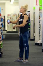 GWEN STEFANI Out in Los Angeles 07/01/2018