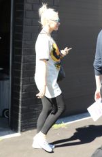 GWEN STEFANI Shopping at XIV Karats in Beverly Hills 07/05/2018