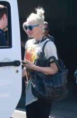 GWEN STEFANI Shopping at XIV Karats in Beverly Hills 07/05/2018