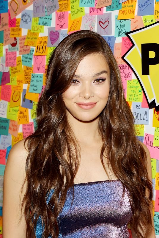 HAILEE STEINFELD at Hailee Steinfeld and Post-it Brand Inspire Students to Make Dreams Stick in New York 07/23/2018