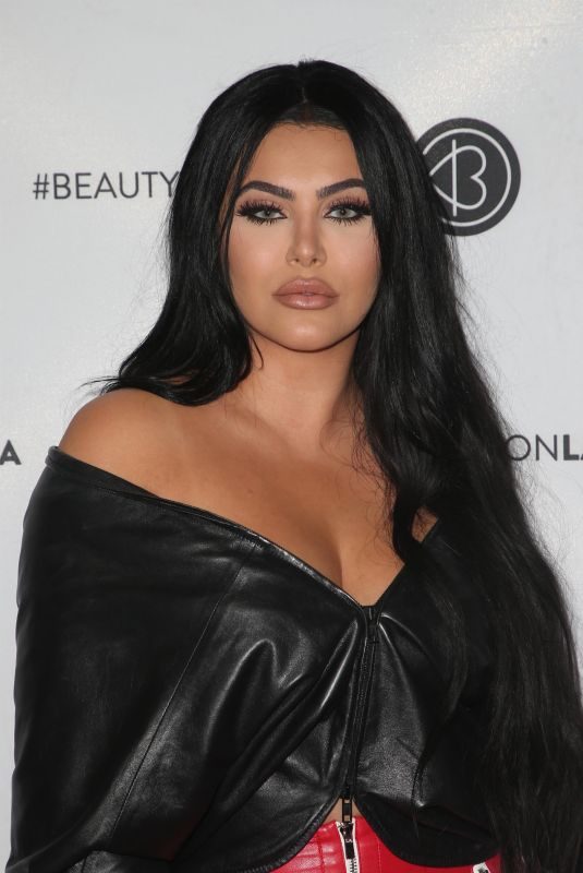 HRUSH ACHEMYAN at Los Angeles Beautycon Festival 07/14/2018