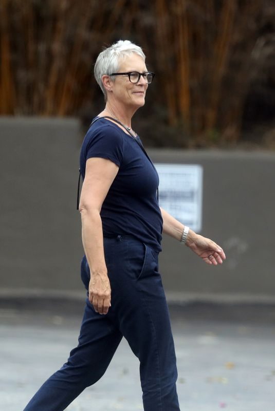JAMIE LEE CURTIS Out in Pacific Palisades 07/26/2018