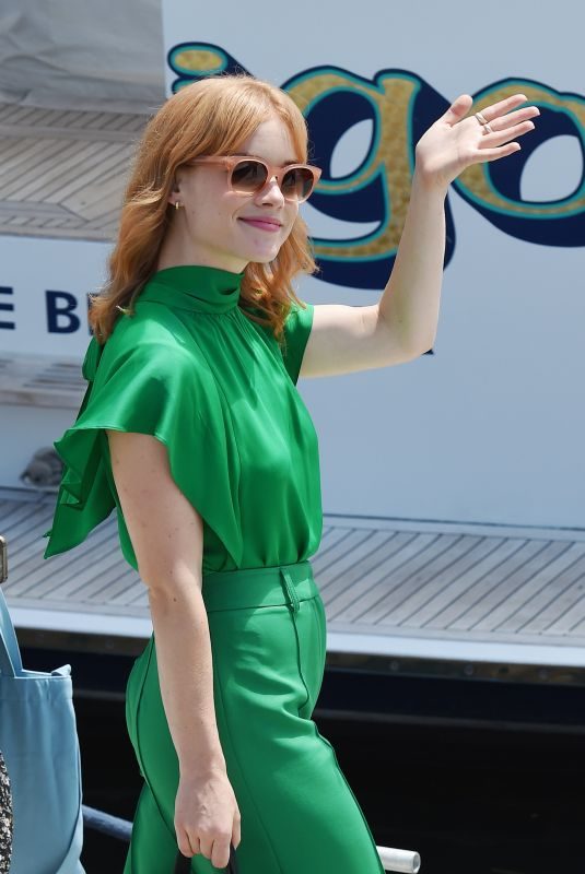 JANE LEVY Out at Comic-con 2018 in San Diego 07/20/2018