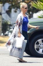 JENNIE GARTH Shopping at Big 5 in Los Angeles 07/16/2018