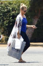 JENNIE GARTH Shopping at Big 5 in Los Angeles 07/16/2018